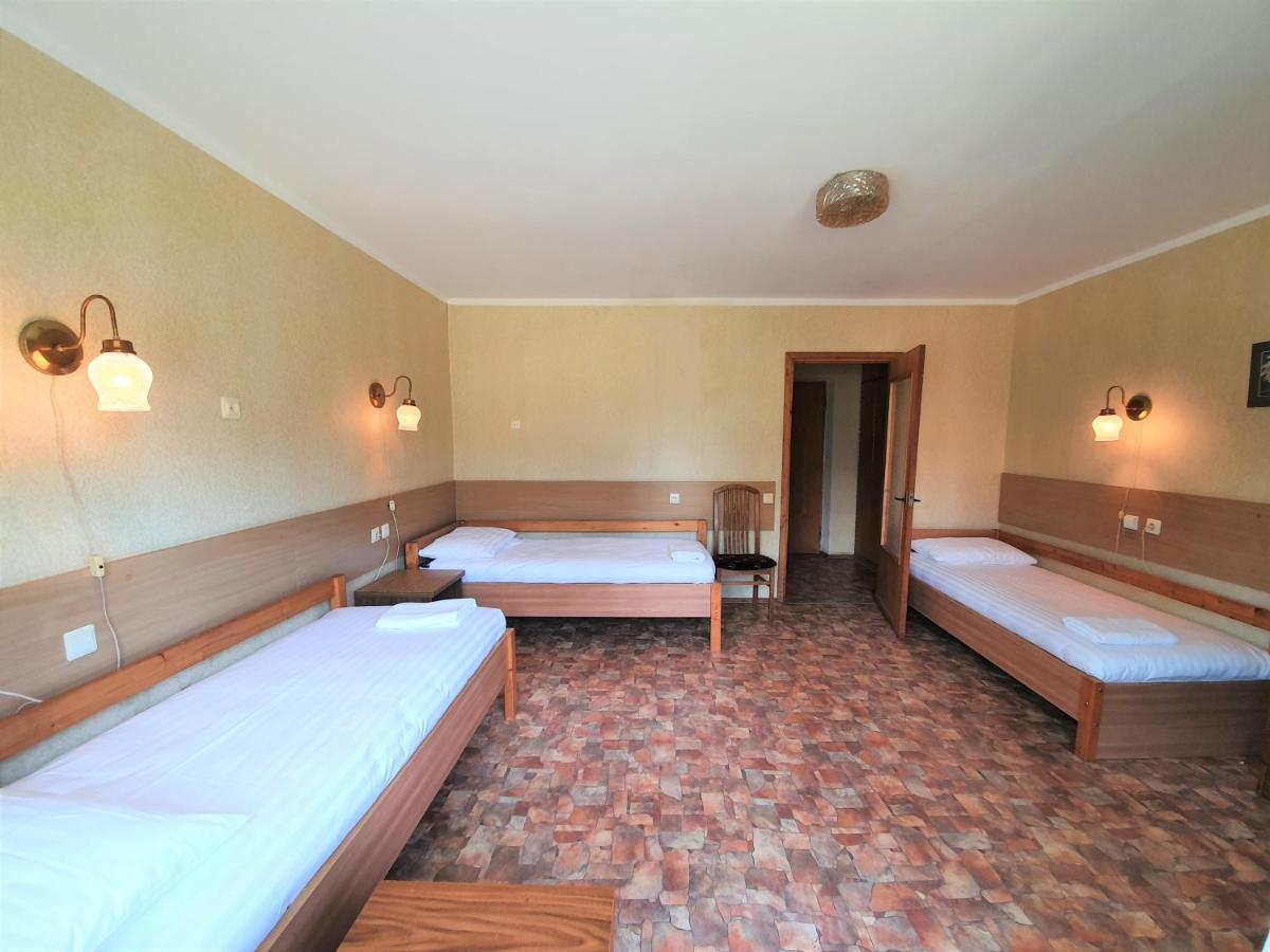 Hotel Poilsio Namai "Vyturys" Palanga Exterior foto