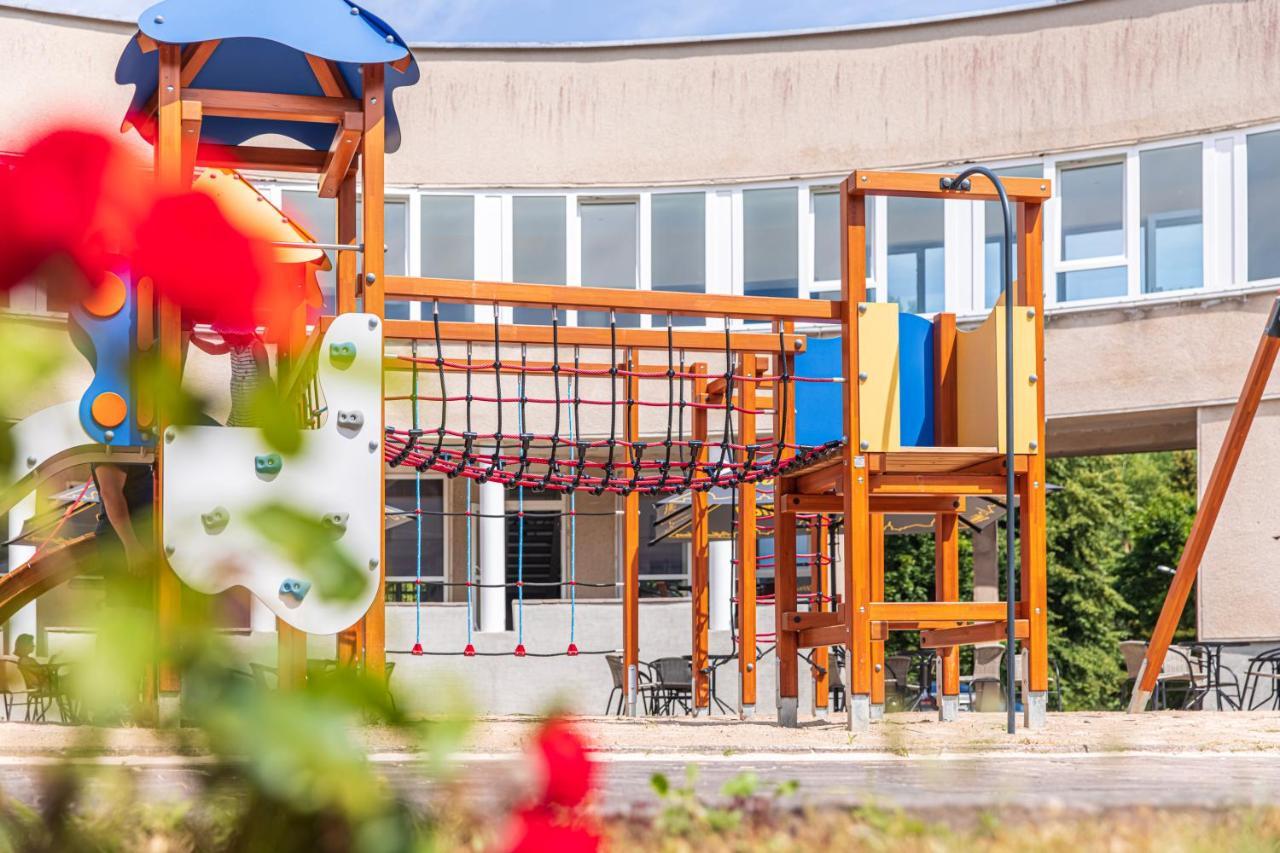 Hotel Poilsio Namai "Vyturys" Palanga Exterior foto