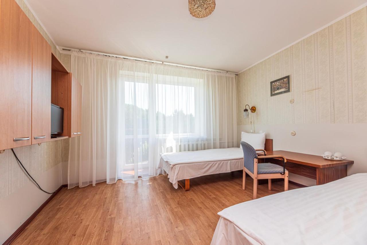 Hotel Poilsio Namai "Vyturys" Palanga Exterior foto
