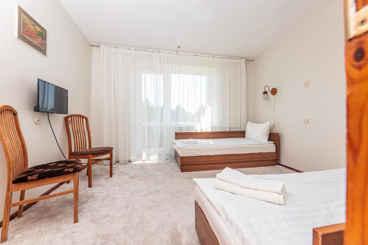 Hotel Poilsio Namai "Vyturys" Palanga Exterior foto