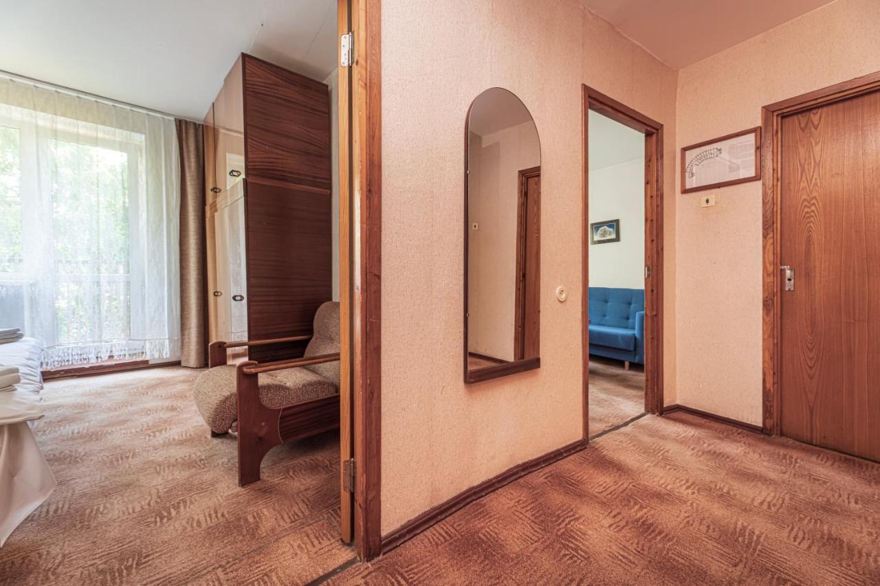 Hotel Poilsio Namai "Vyturys" Palanga Exterior foto