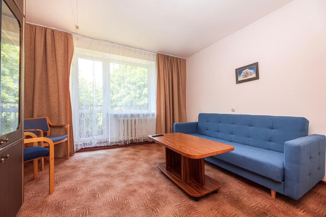 Hotel Poilsio Namai "Vyturys" Palanga Exterior foto
